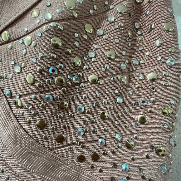 Formal Dresses - Picture 4 of 7